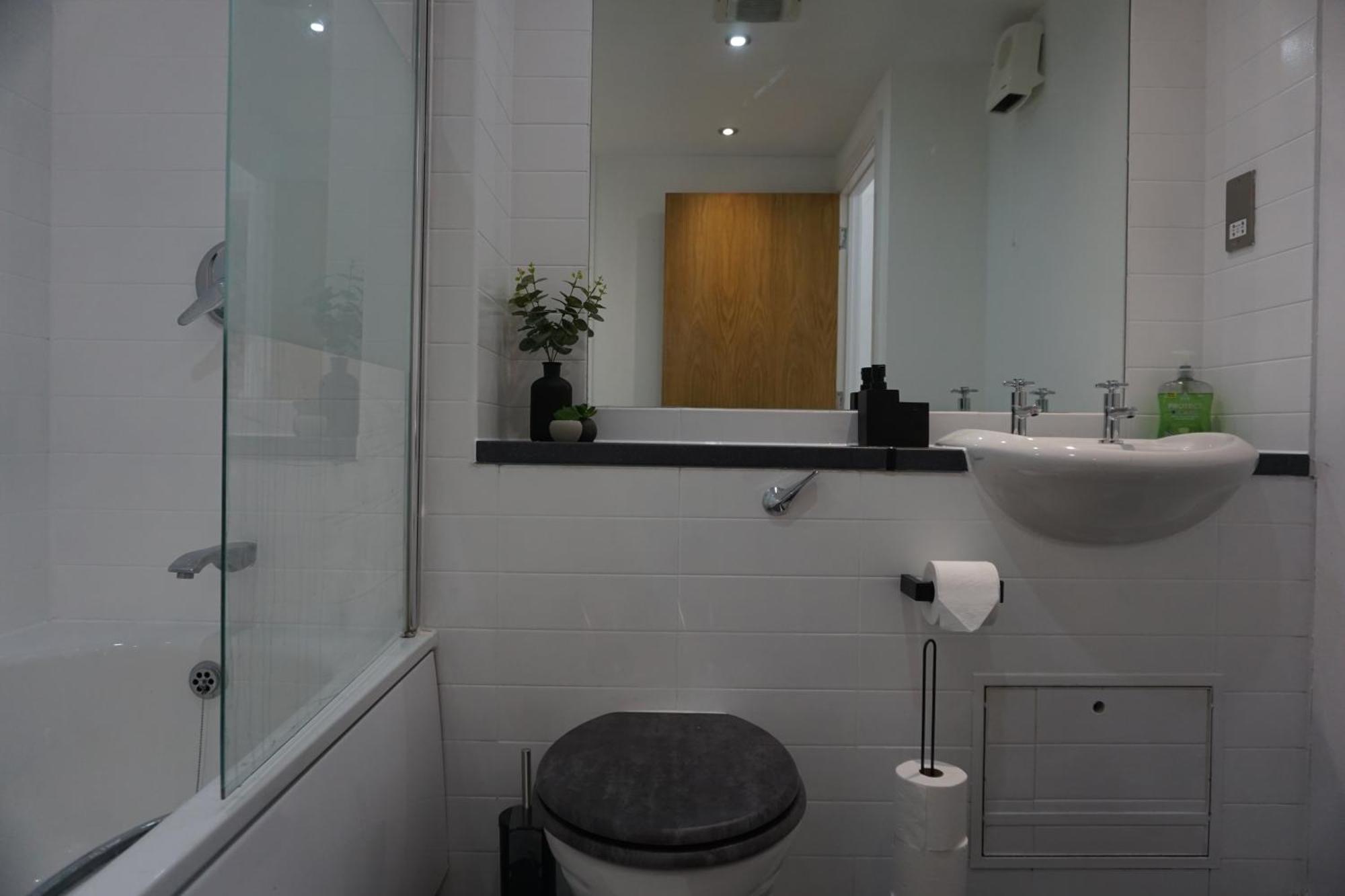 ברמינגהאם Penthouse - Amazing City Skyline Views - Free Parking - Balcony - Utilita Arena - New St Station - Bullring Shopping מראה חיצוני תמונה